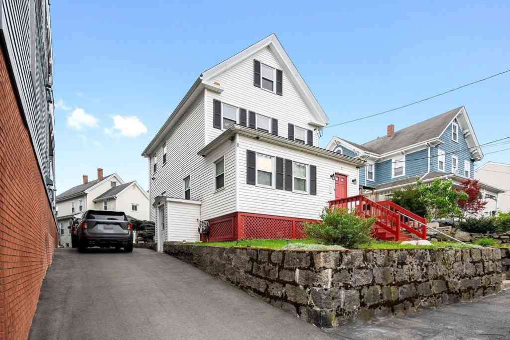 Apartment For Rent - 8 Walnut St #2<br/> Quincy, MA 02171