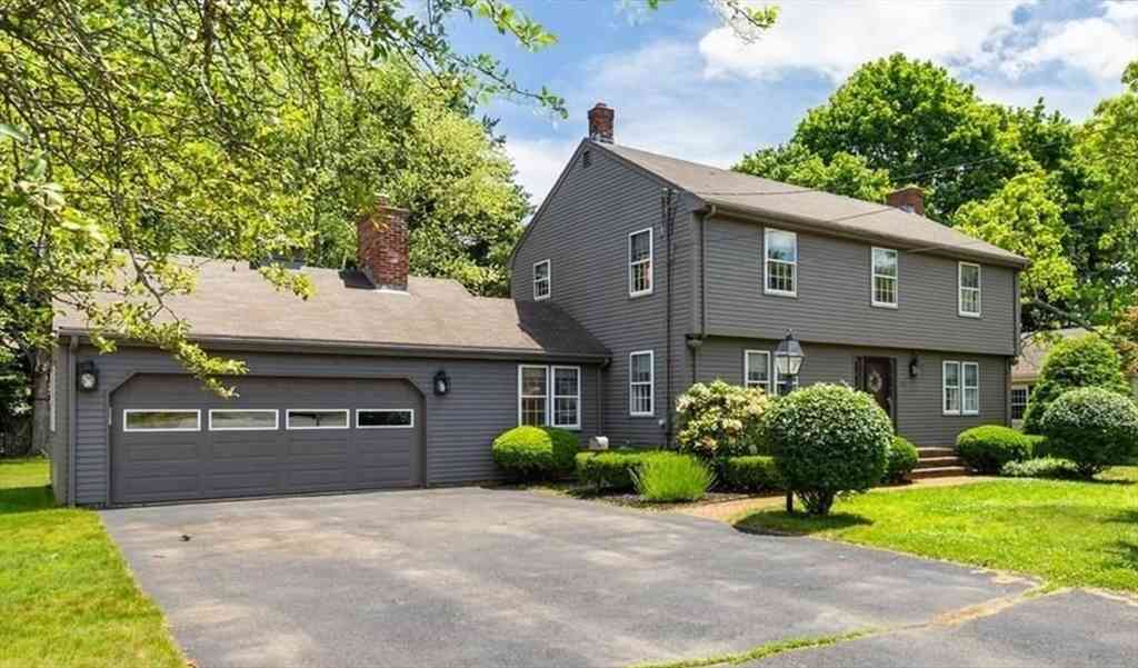 Homes For Sale - 159 Mckay St<br/> Beverly, MA 01915