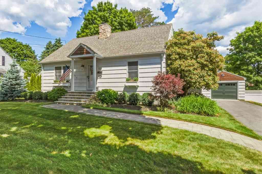 Homes For Sale - 52 Russell St<br/> North Andover, MA 01845
