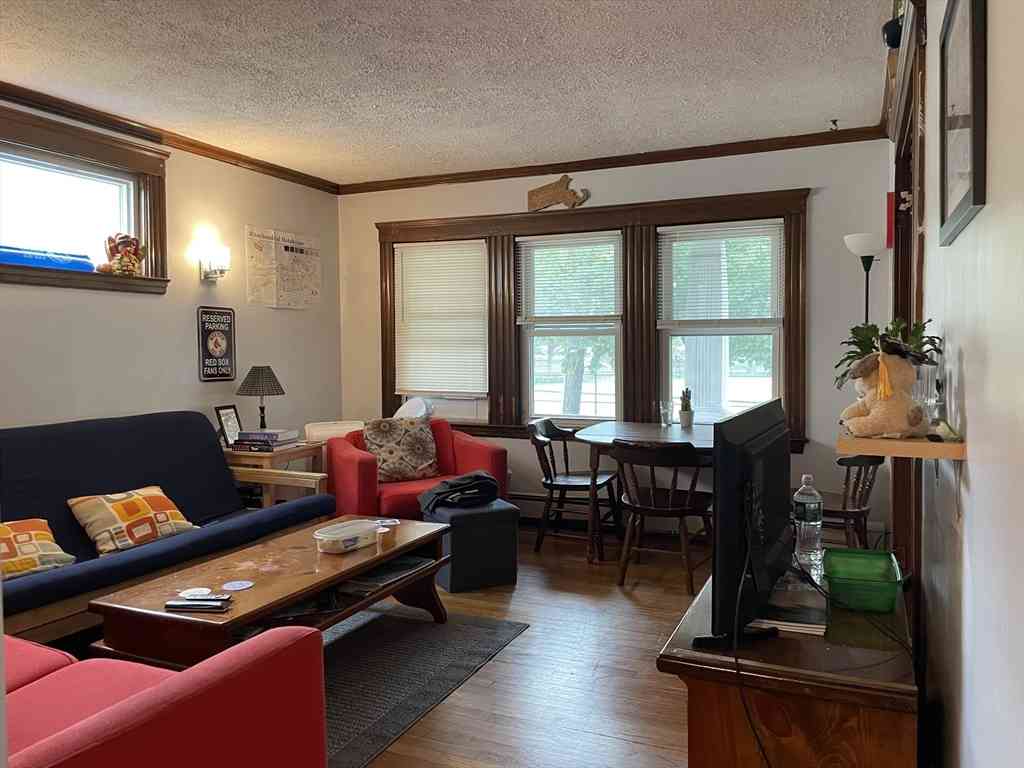 Apartment For Rent - 5 Granite St #1<br/> Middlesex County, Cambridge, MA 02139