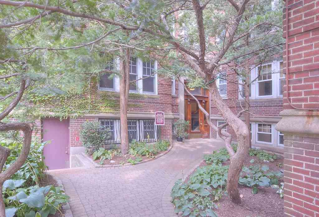 Condo For Rent - 1699 Cambridge Street #4<br/> Middlesex County, Cambridge, MA 02138