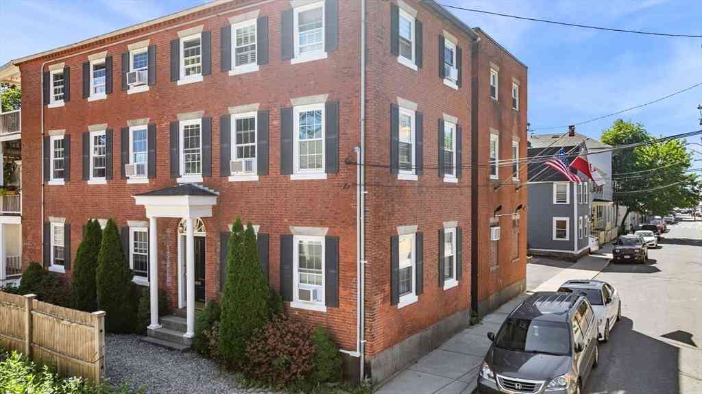 Condo For Rent - 7 Daniels St #2<br/> Salem, MA 01970