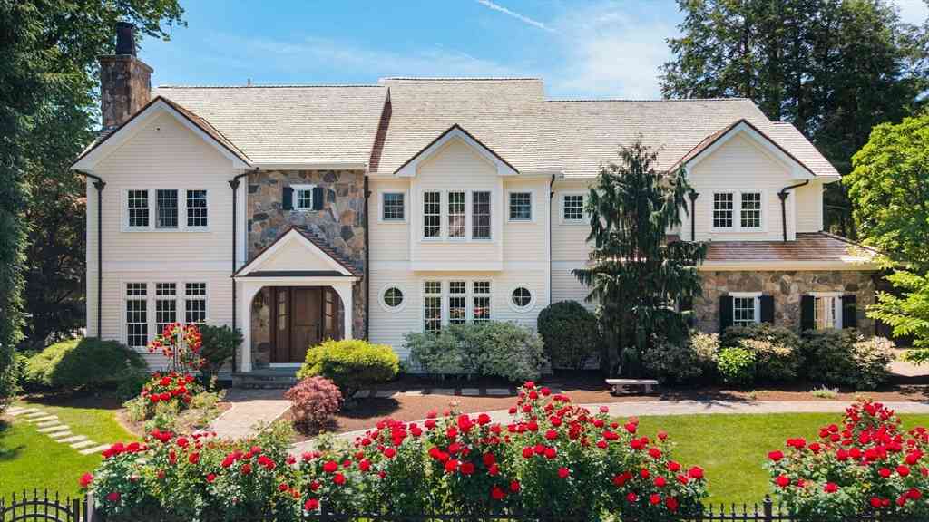 Homes For Sale - 8 Valley Road<br/> Wellesley, MA 02481