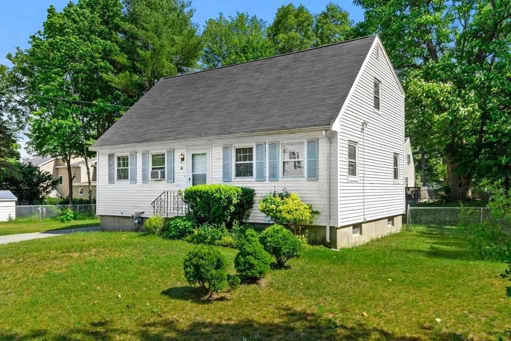 Homes For Sale - 52 Applewood<br/> Billerica, MA 01821