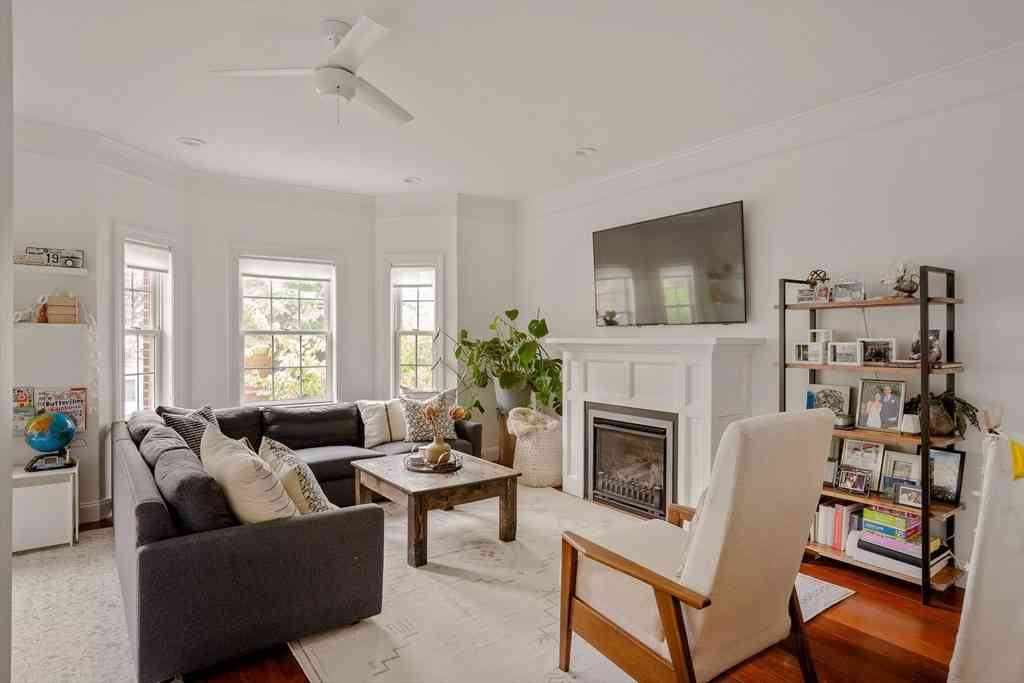 Condo For Rent - 39 Cottage St #2<br/> Boston, MA 02128