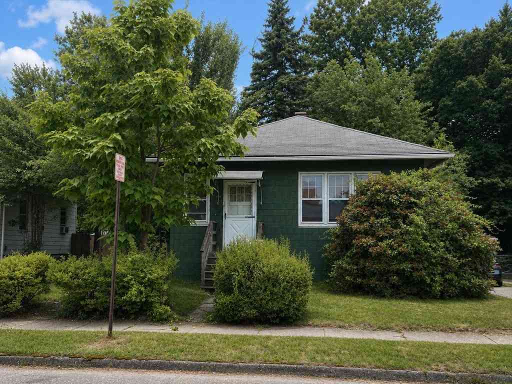 Homes For Sale - 79 Thaddeus St<br/> Chicopee, MA 01020