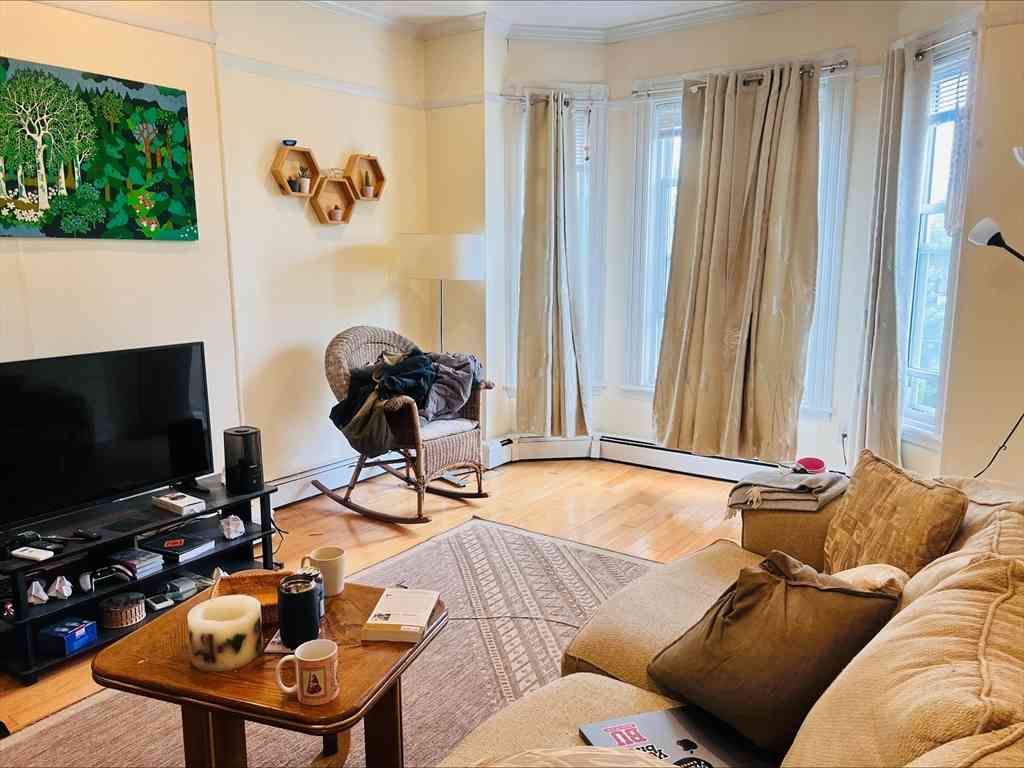 Condo For Rent - 181 Erie Street #5<br/> Cambridge, MA 02139