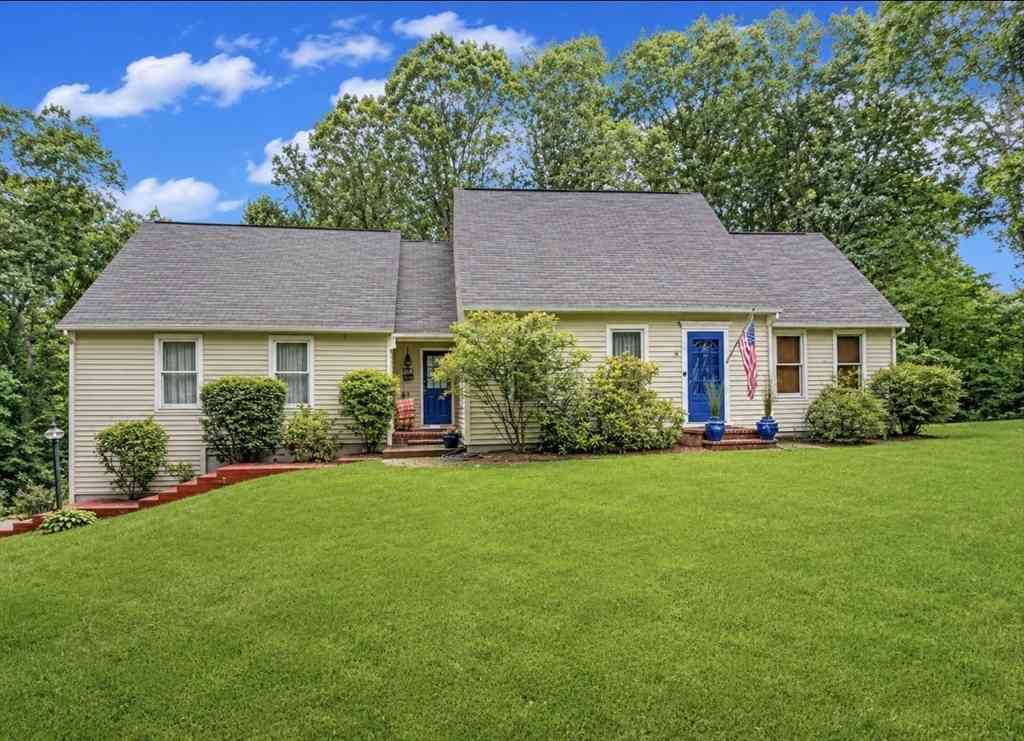 Homes For Rent - 31 Woodside Circle<br/> Worcester County, Sturbridge, MA 01566