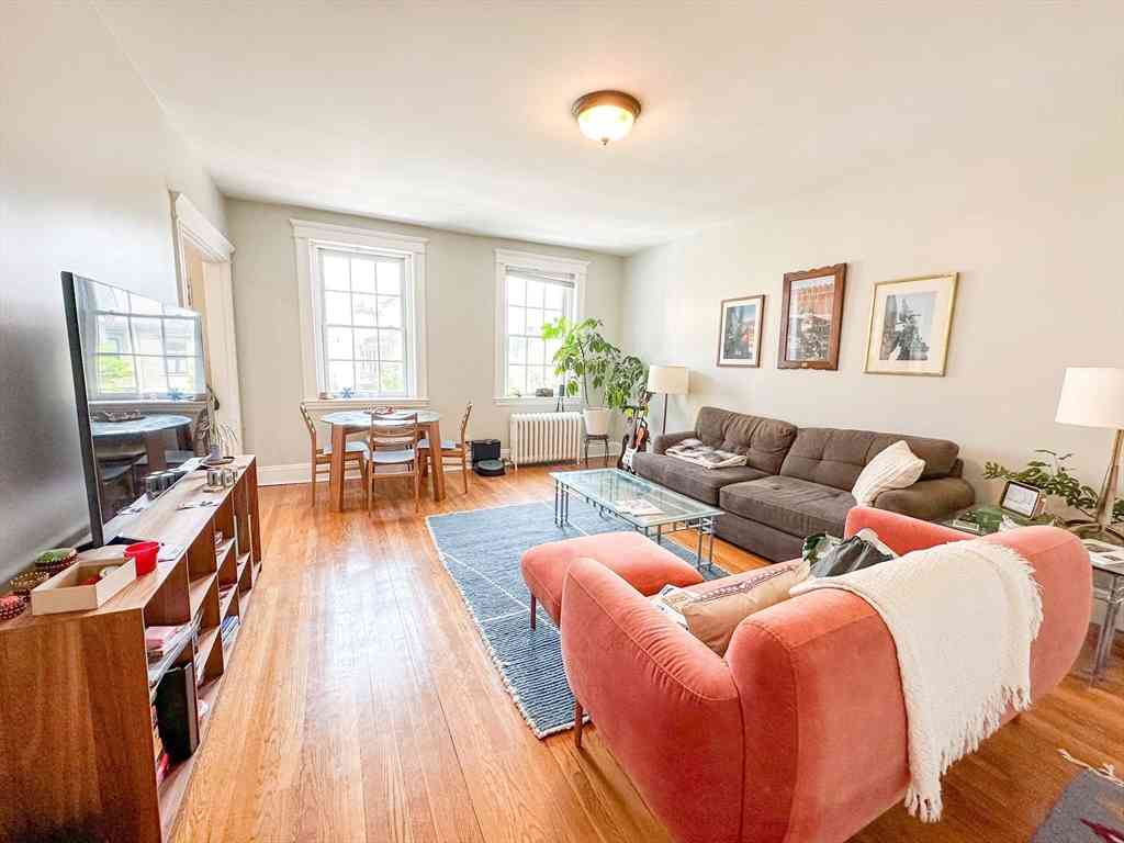 Condo For Rent - 856 Massachusetts Ave #8<br/> Cambridge, MA 02139