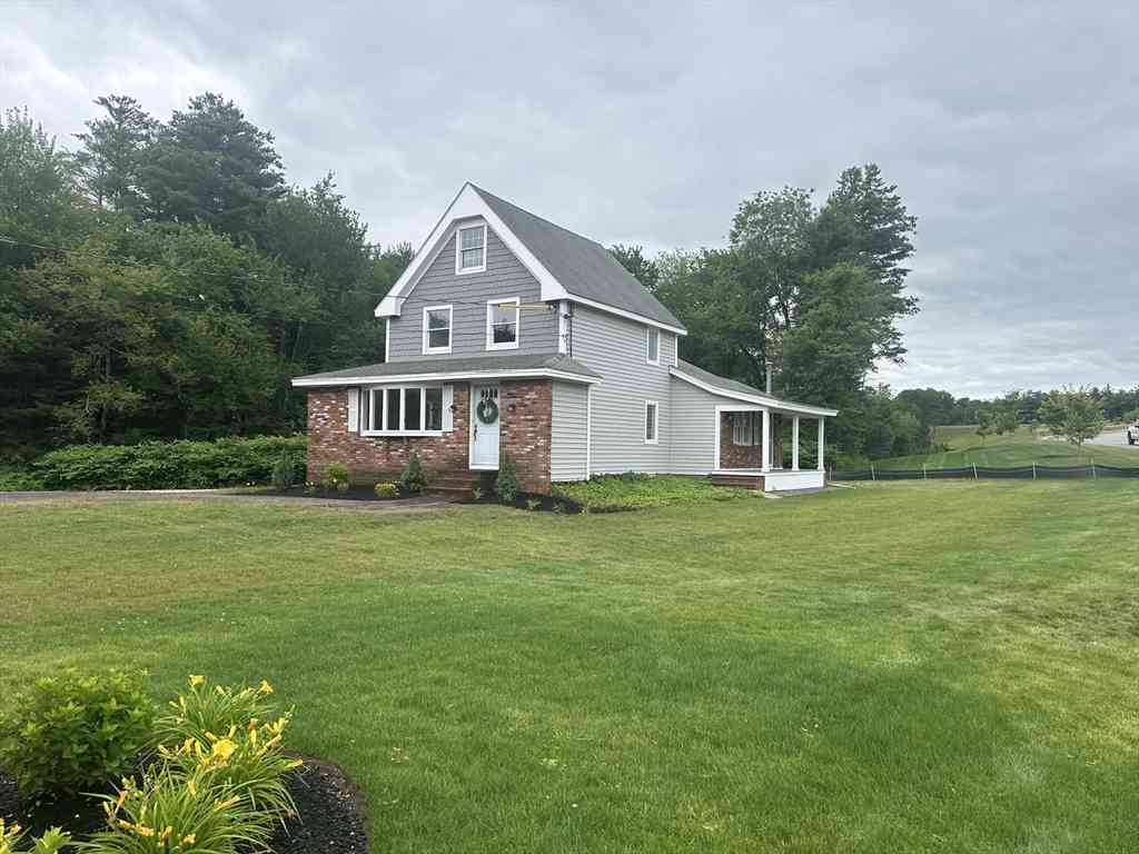 Homes For Sale - 865 Salem St<br/> Groveland, MA 01834
