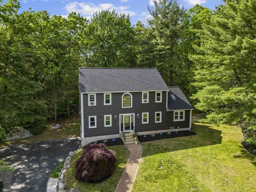Homes For Sale - 42 Brookside Dr<br/> Uxbridge, MA 01569