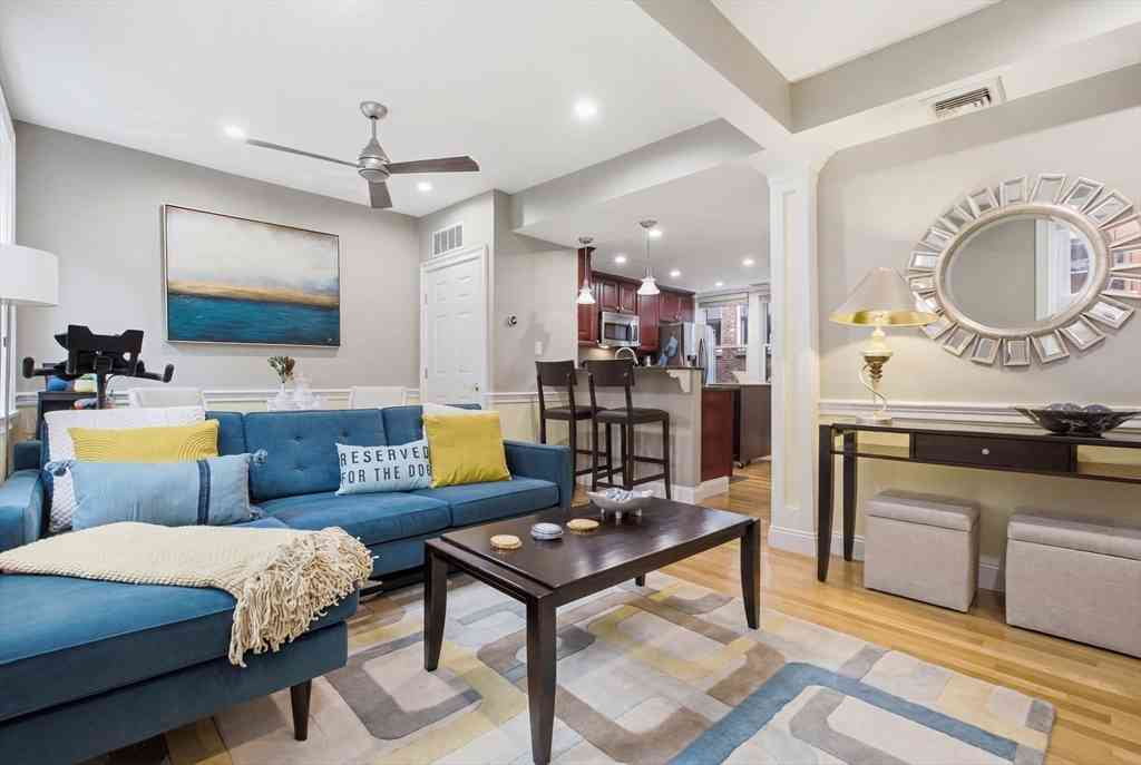 Condo For Sale - 34 Clark St #5<br/> Suffolk County, Boston, MA 02109