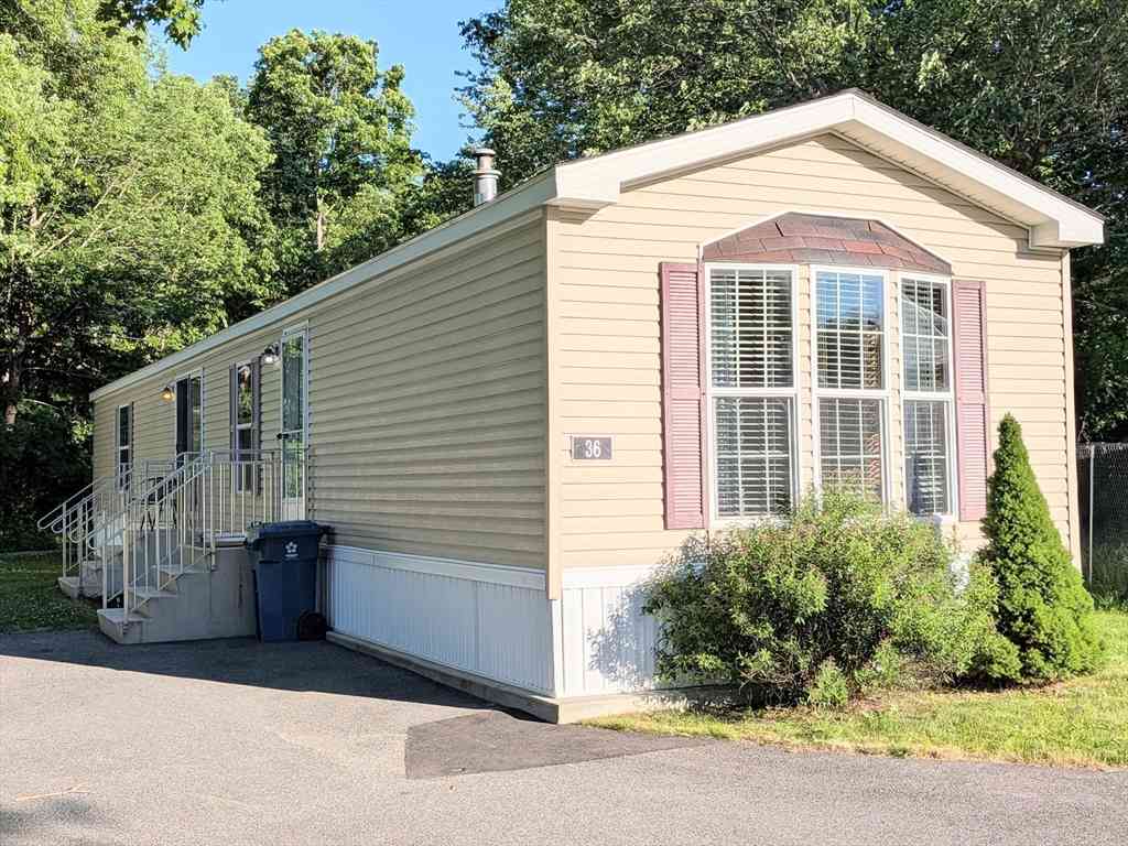 Mobile Home For Sale - 36 Presidential Circle<br/> Worcester County, Warren, MA 01083