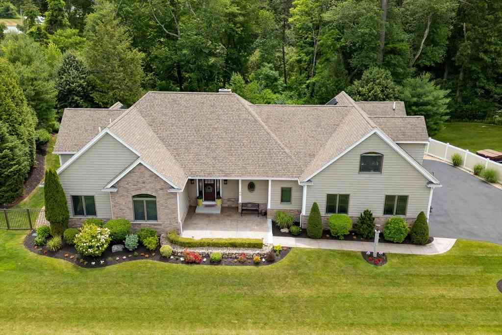 Homes For Sale - 40 Frasier Ln<br/> Tewksbury, MA 01876