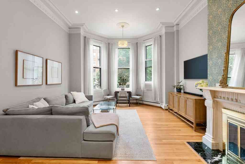 Condo For Sale - 277 Beacon St #1A<br/> Boston, MA 02116