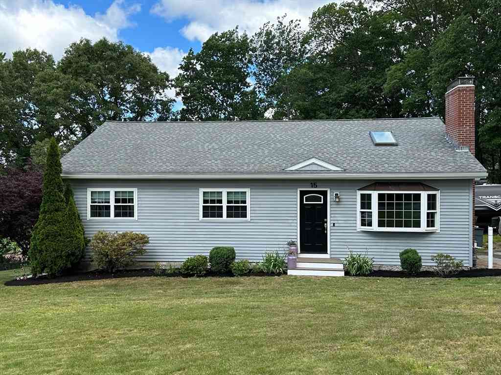 Homes For Sale - 15 Mcintosh Rd<br/> Chelmsford, MA 01824