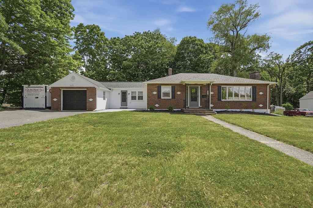 Homes For Sale - 479 Massasoit Road<br/> Worcester County, Worcester, MA 01604