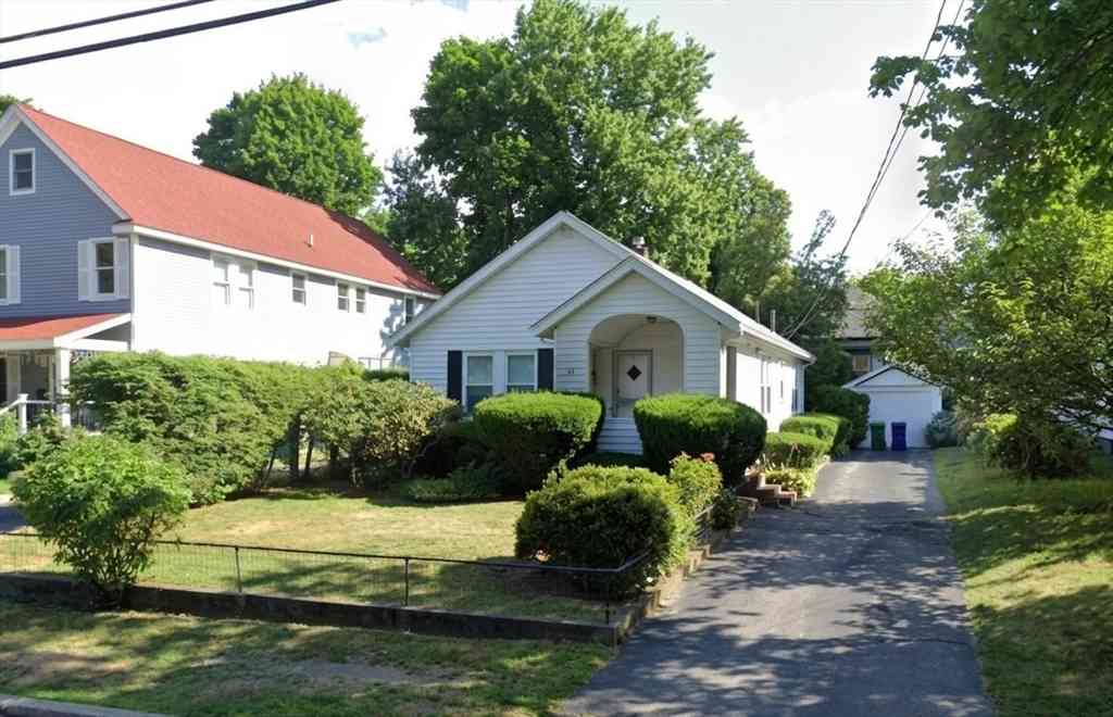 Homes For Sale - 69 Charlemont St<br/> Newton, MA 02461