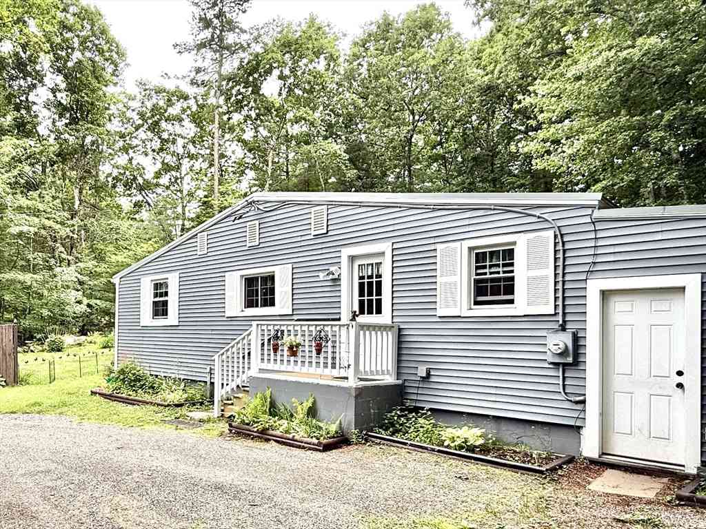 Homes For Sale - 753 Daniel Shays Hwy<br/> Hampshire County, Belchertown, MA 01007