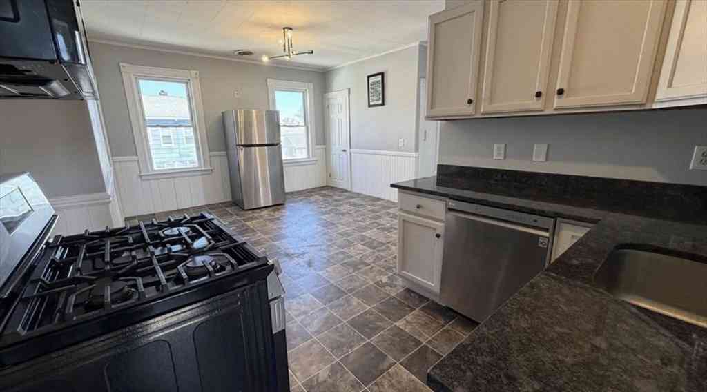 Apartment For Rent - 70 Vale Street #3<br/> Worcester, MA 01604