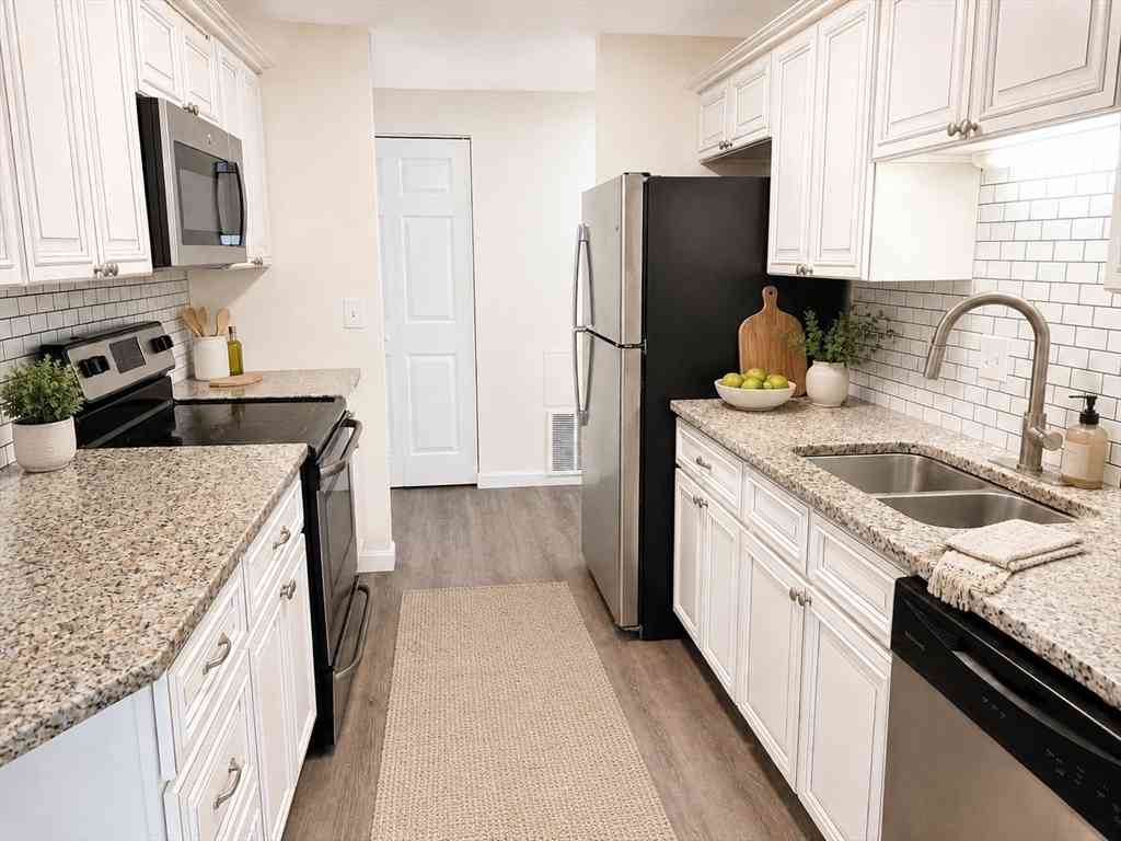 Condo For Sale - 150 Elm St #3<br/> Braintree, MA 02184