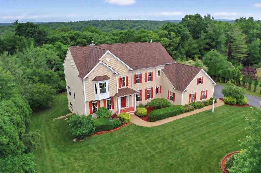 Homes For Sale - 35 Howarth Dr<br/> Upton, MA 01568
