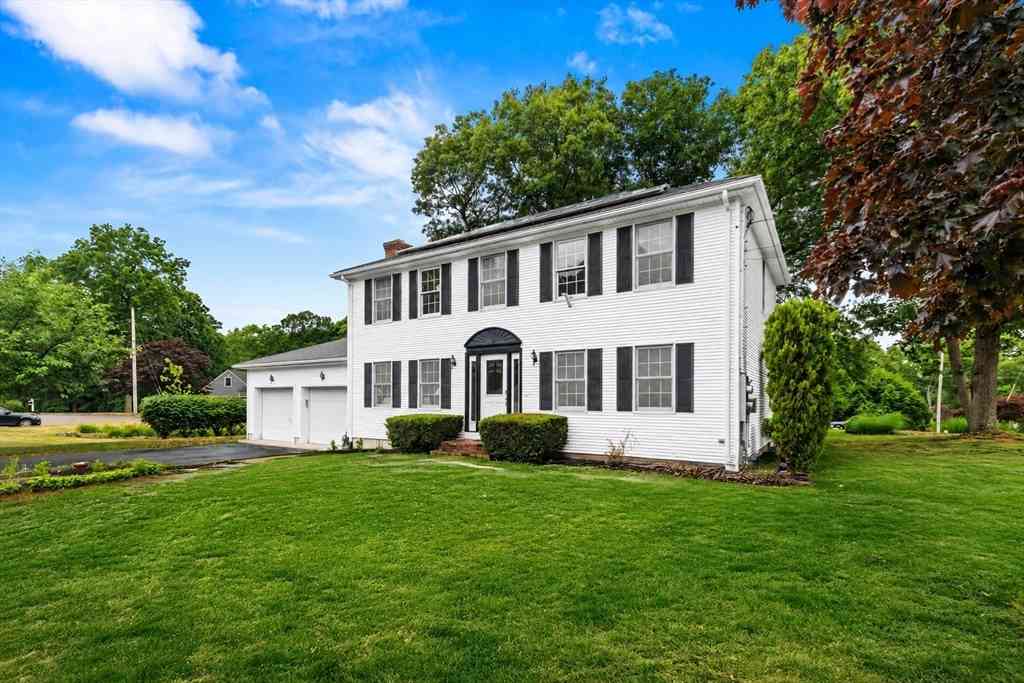 Homes For Sale - 36 Ides Hill Ln<br/> Attleboro, MA 02703