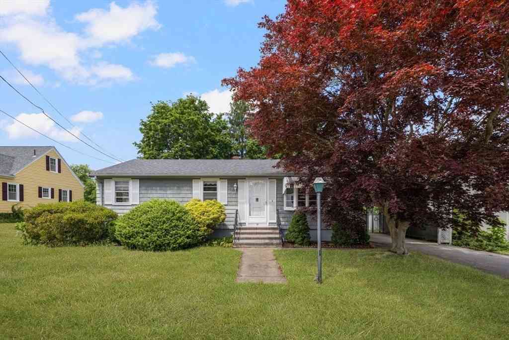 Homes For Sale - 27 Hinsdale St<br/> Bristol County, Swansea, MA 02777