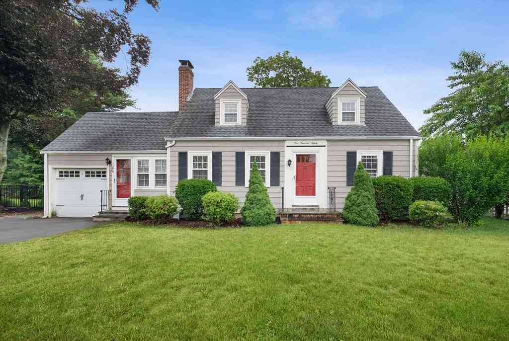 Homes For Sale - 180 Broad Meadow<br/> Needham, MA 02492