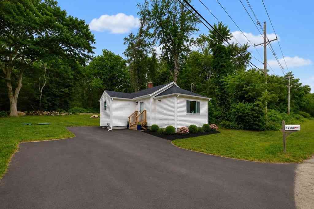 Homes For Sale - 1703 Crandall Rd<br/> Tiverton, RI 02878