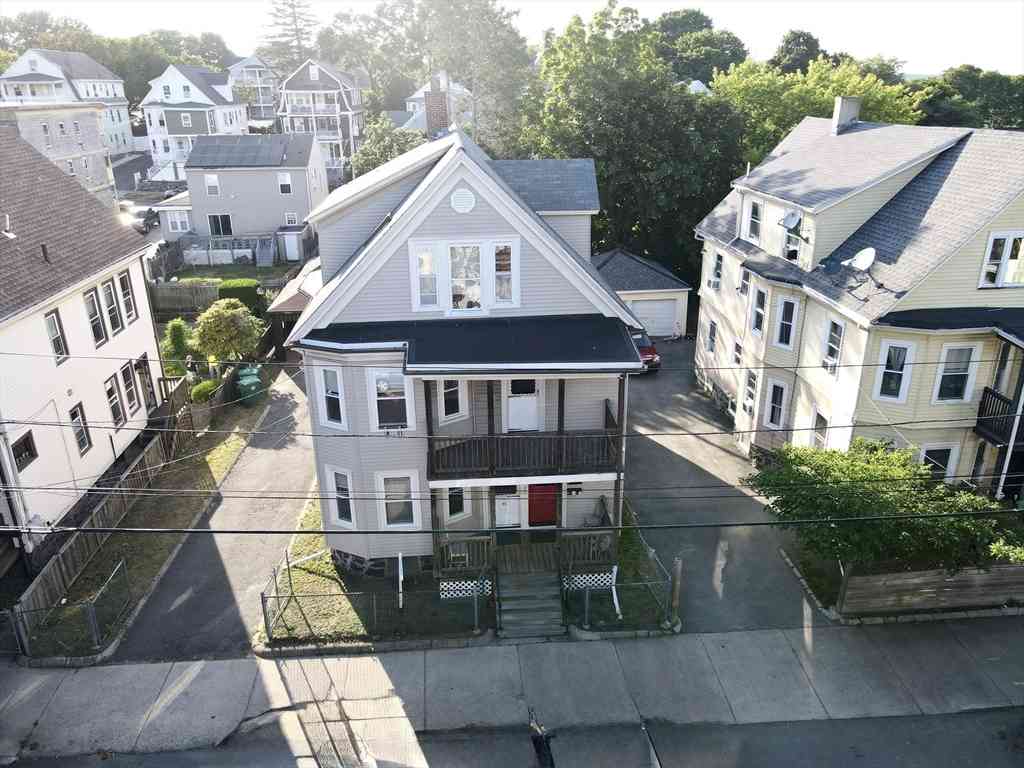 Homes For Sale - 31-33 Hollingsworth St<br/> Lynn, MA 01902