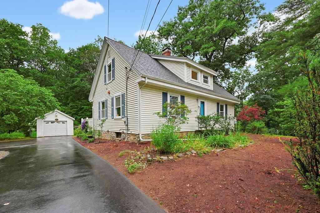Homes For Sale - 602 Elm St.<br/> Walpole, MA 02081