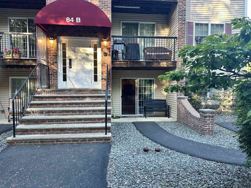 Condo For Sale - 84 Cocasset St #B2<br/> Norfolk County, Foxboro, MA 02035
