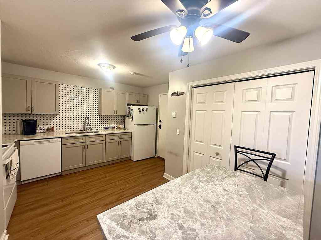 Condo For Rent - 46 Gibbs #D<br/> Worcester, MA 01607
