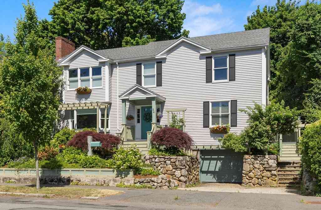 Homes For Sale - 94 Lovett St<br/> Essex County, Beverly, MA 01915