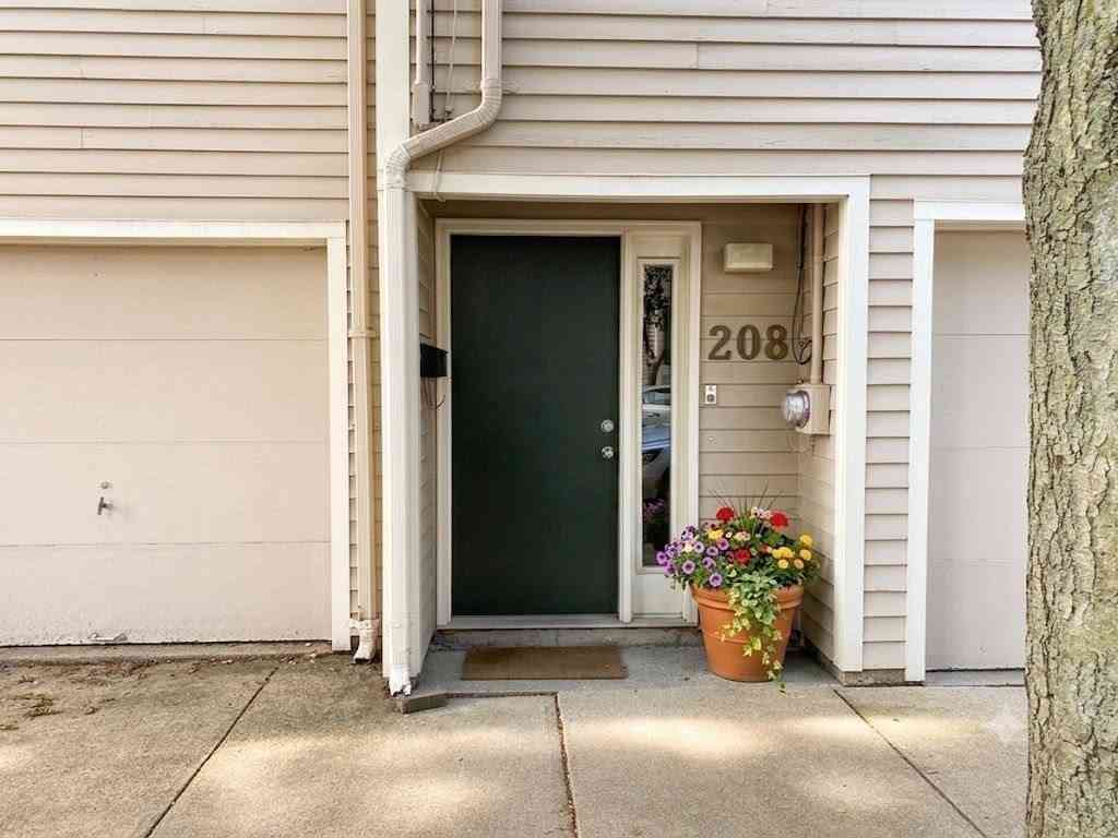Homes For Rent - 208 Charles #208<br/> Cambridge, MA 02141