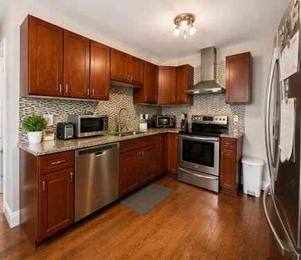 Condo For Rent - 133 Warren St #1<br/> Middlesex County, Watertown, MA 02472