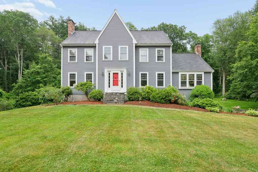 Homes For Sale - 10 Sadler Road<br/> Upton, MA 01568