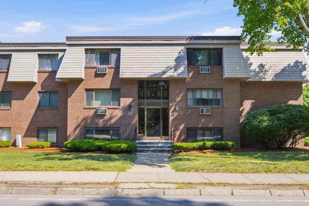 Condo For Sale - 13 Hallmark Garden #1<br/> Burlington, MA 01803