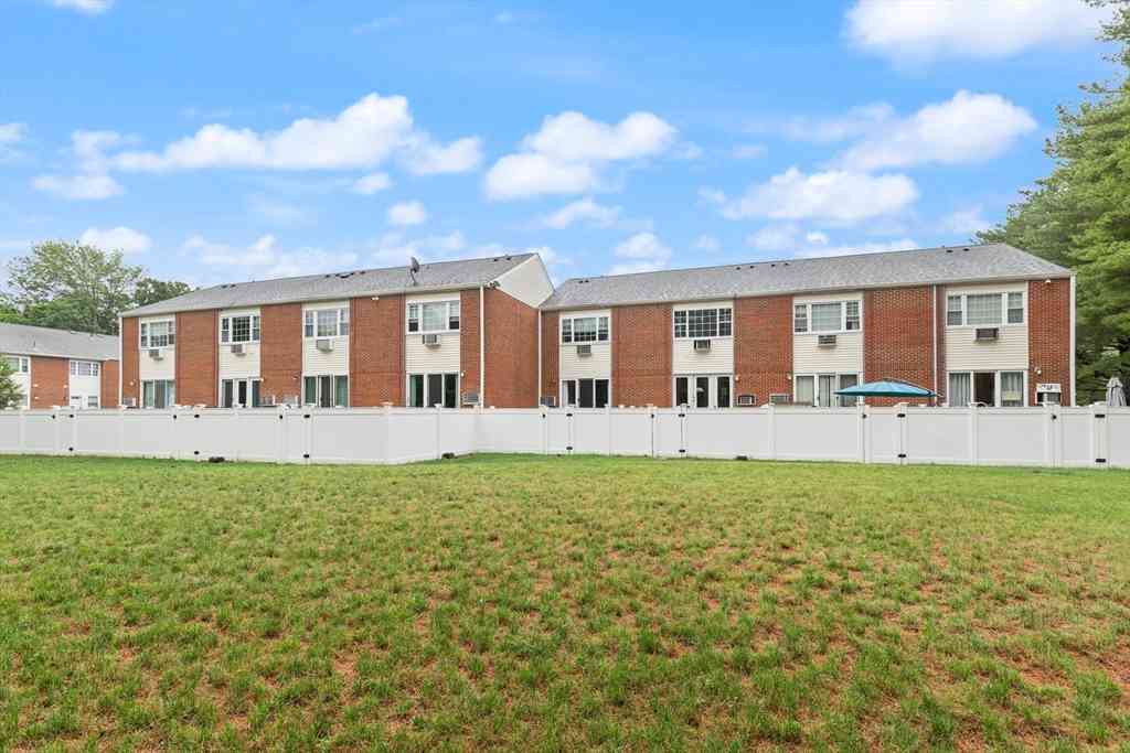 Condo For Sale - 41 Foundry Street #15-3<br/> Bristol County, Easton, MA 02375