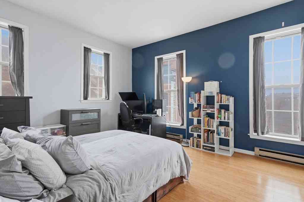 Condo For Sale - 219 Central St #3E<br/> Middlesex County, Lowell, MA 01852