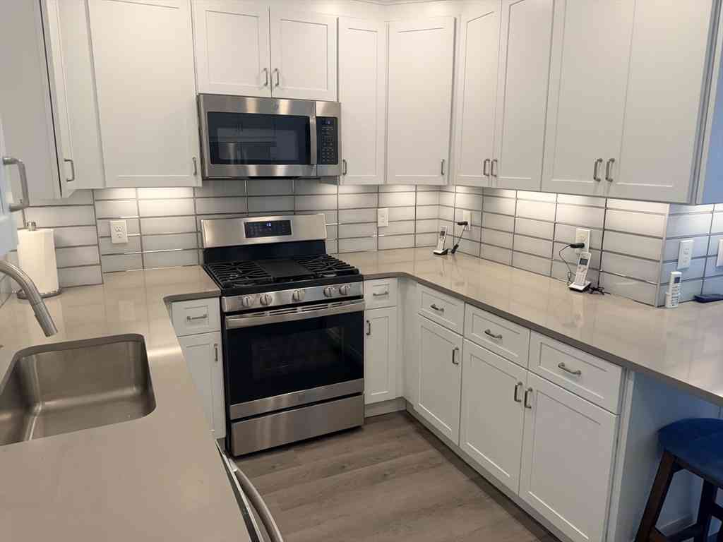 Condo For Sale - 8 Burnside St #2<br/> Salem, MA 01970