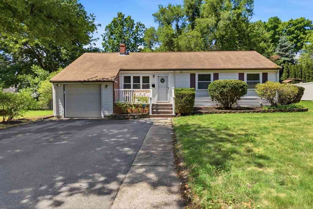 Homes For Sale - 542 Trapelo Rd<br/> Waltham, MA 02452