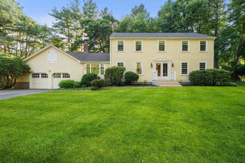Homes For Sale - 30 Stanhope Dr<br/> Norfolk, MA 02056