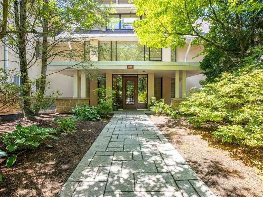 Condo For Sale - 206 Allandale Road #1B<br/> Suffolk County, Boston, MA 02467
