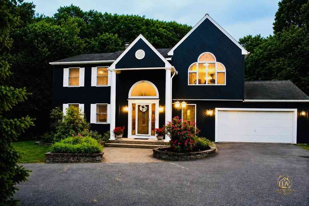 Homes For Sale - 252 Elizabeth Dr<br/> Ludlow, MA 01056