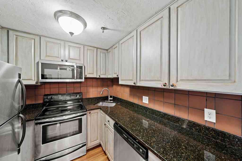 Apartment For Rent - 230 Willard Street #602<br/> Quincy, MA 02169