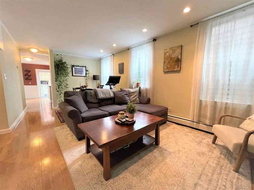 Condo For Rent - 25 Pleasant St #1<br/> Boston, MA 02129
