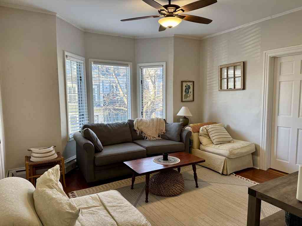 Condo For Rent - 104 Pleasant #2<br/> Cambridge, MA 02139