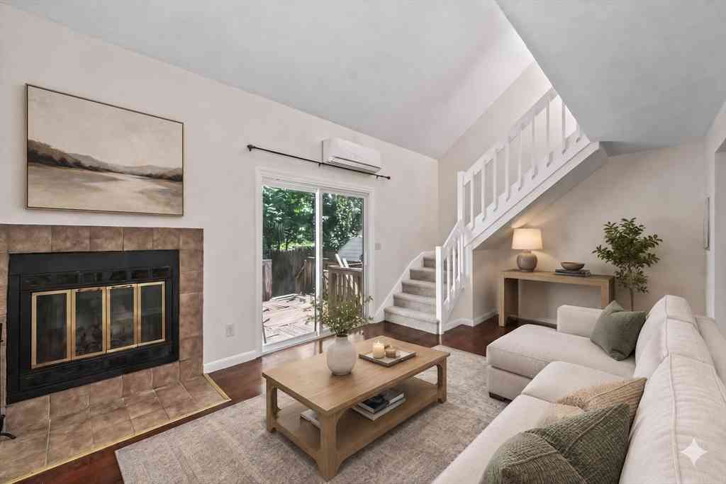 Condo For Sale - 235 Lake St #D<br/> Weymouth, MA 02189